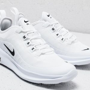 nike womens air max axis